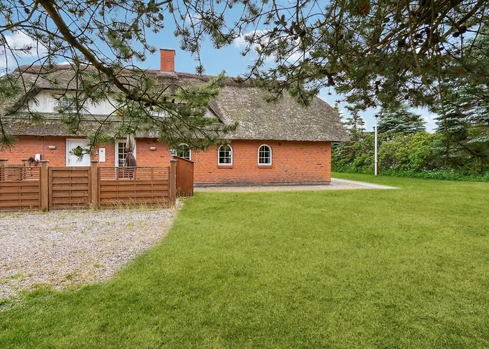 Dom wakacyjny Lovely In With Sauna Bolilmark